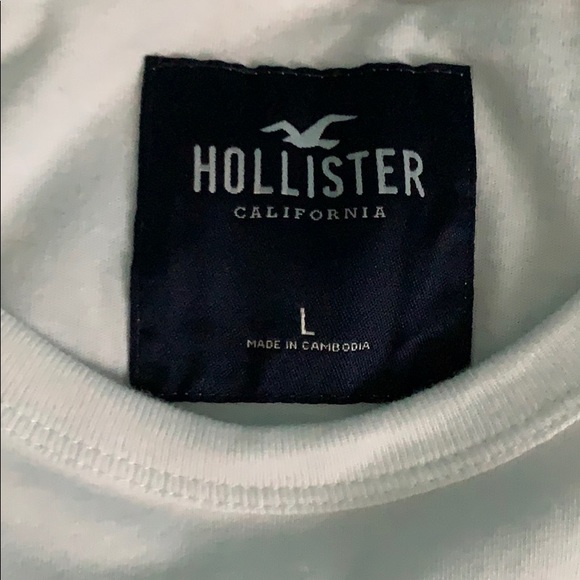 Hollister Graphic Tee - Picture 3 of 3